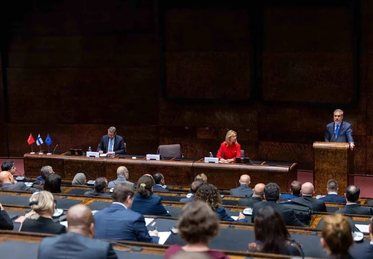 hakan fidandan finlandiyada onemli konusma j23s2WiO.jpg