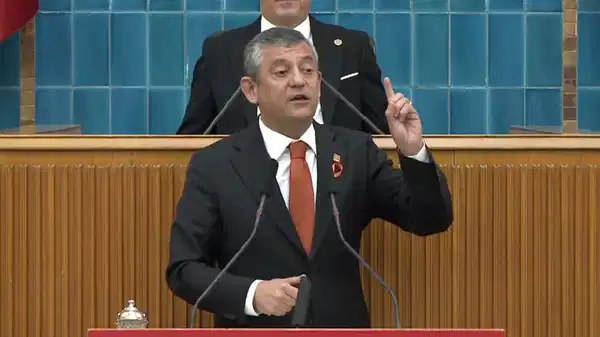 ozgur ozel grup toplantisinda konusuyor andolsun ki yeniden yargilanacaklar aOKCLjkN.jpg